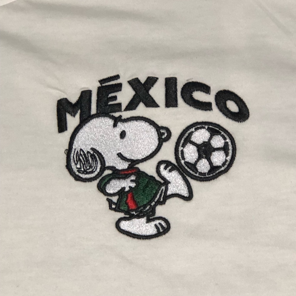 Snoopy Peanuts Mexico T-Shirt, Size Large, White, Lightweight, Relaxed Fit - Picture 2 of 6
